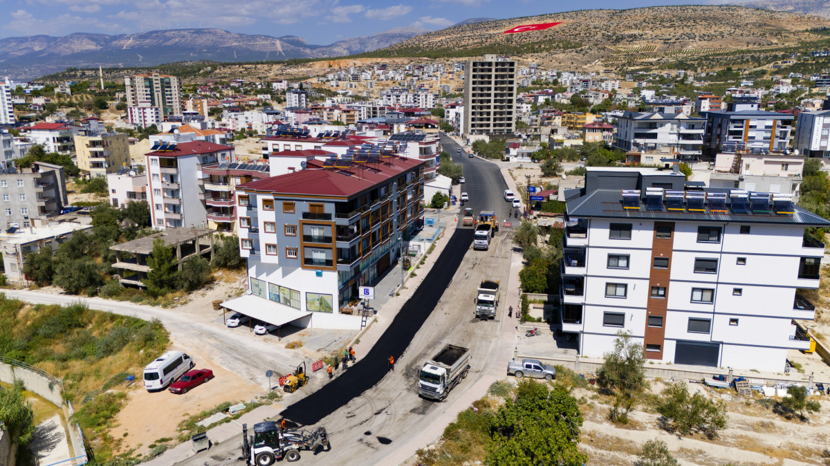 BÜYÜKŞEHİR EKİPLERİ MUT’TA ÖNEMLİ ÇALIŞMALARA  İMZA ATIYOR